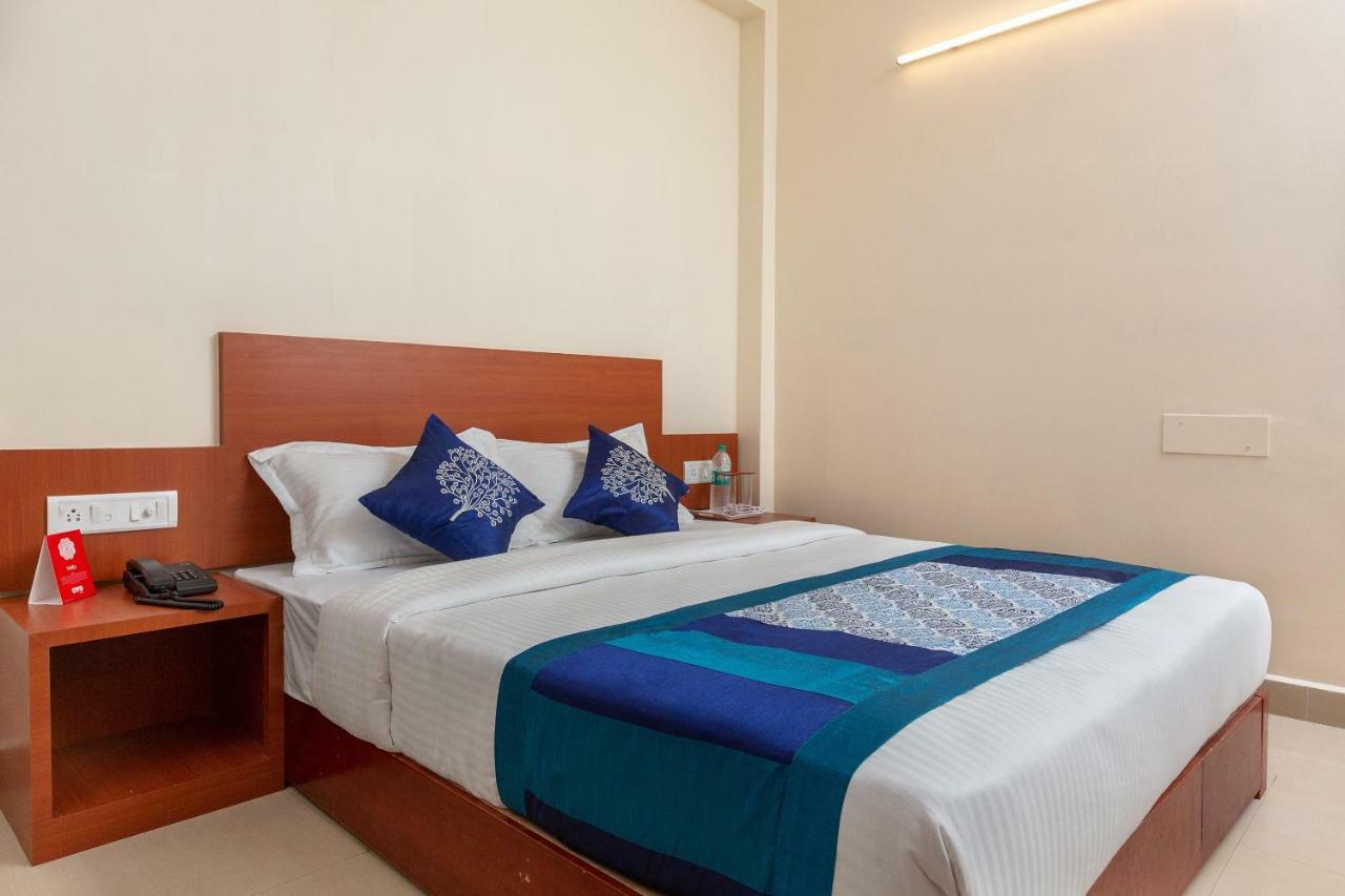 Oyo 22105 Hotel Half Moon Inn Chennai Exterior photo
